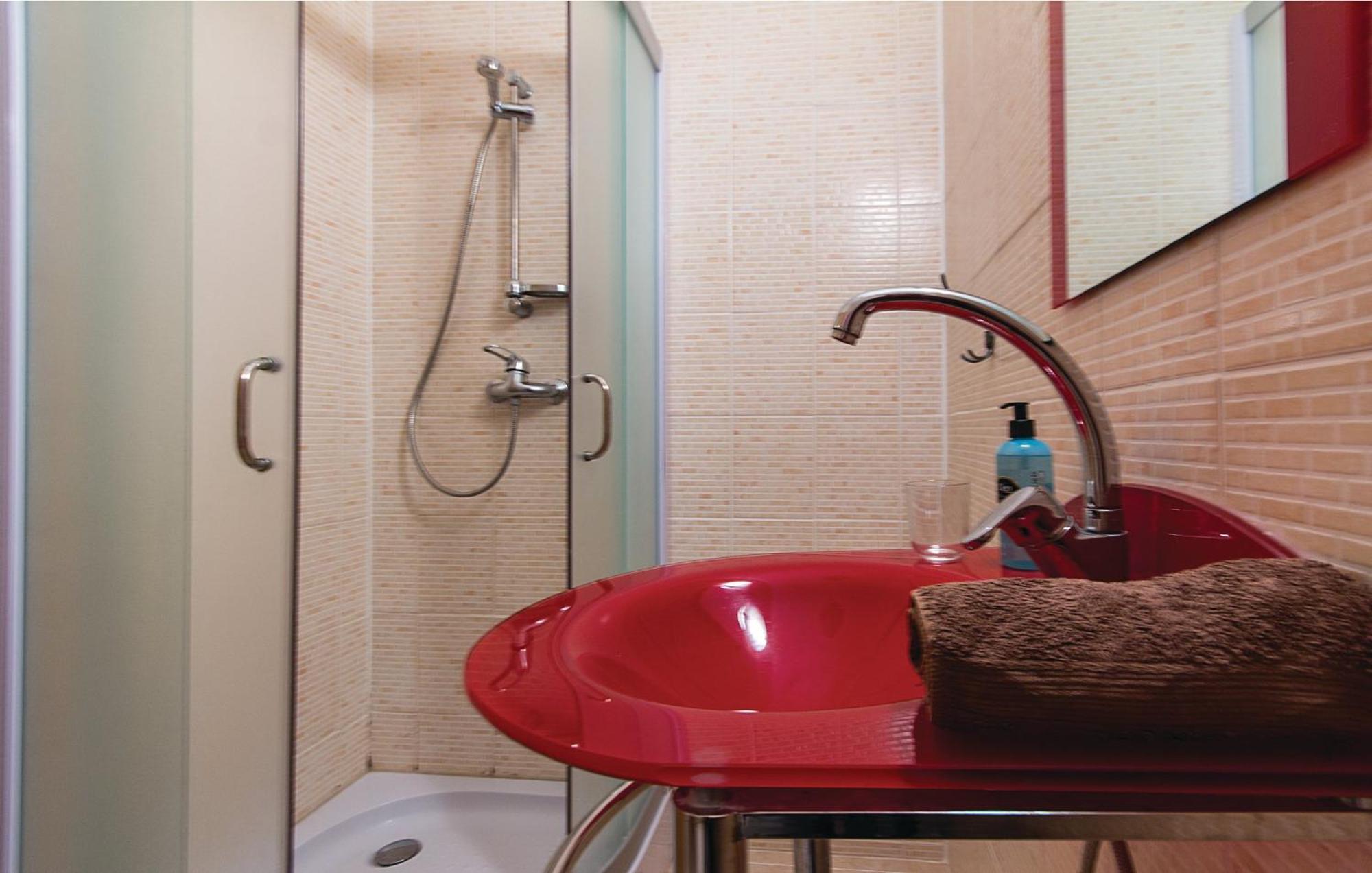 7 Bedroom Stunning Home In Лижнян Экстерьер фото